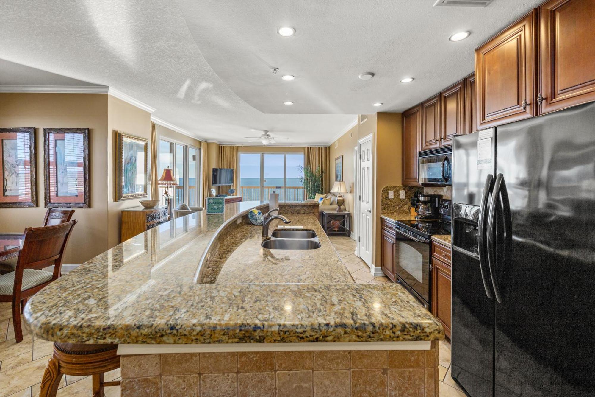 Gulf Front Master Bedroom! 2 Pools & Hot Tubs! Sleeps 8! Panama City Beach Exterior foto